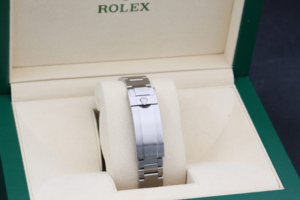 Rolex 116610LV Green SUBMARINER 40mm 2015 Hulk - Image 8